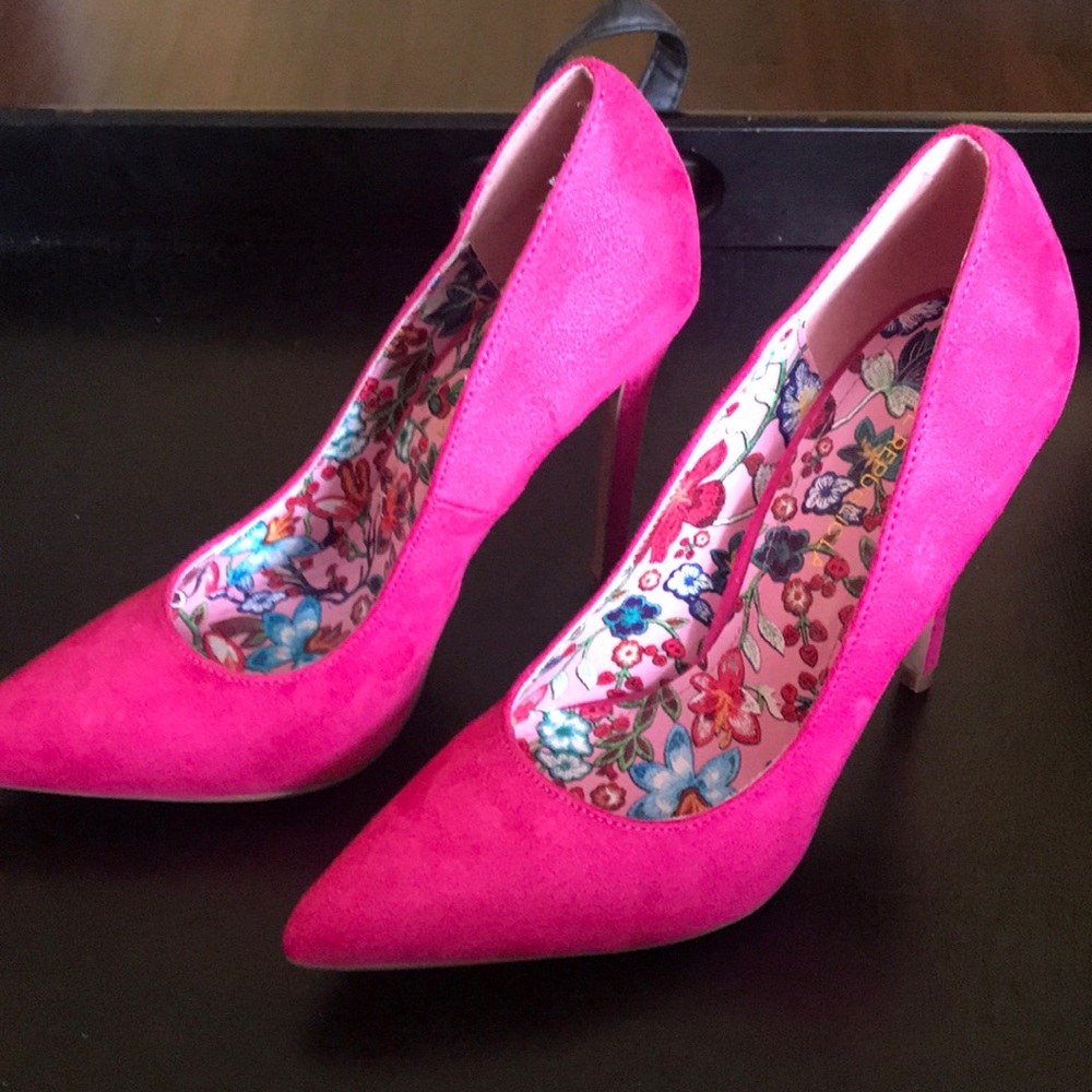 Sexy Pink Pumps
